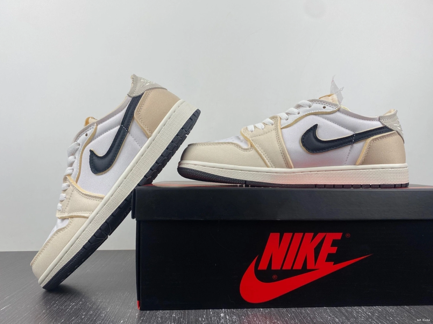 1 Low Jordan DV0982-100 Air 